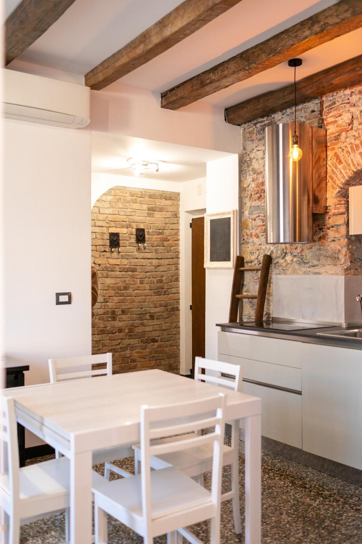 Casa Nelly -free Parking In The Blu Area Apartment